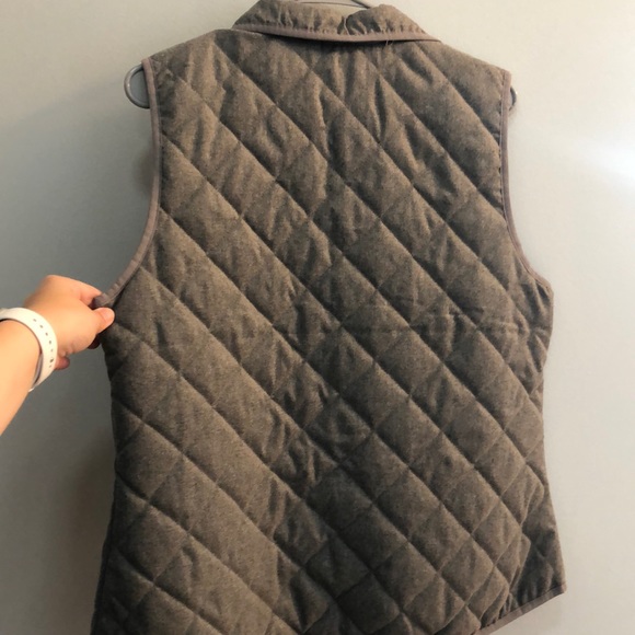 never worn puffer vest - Picture 3 of 4